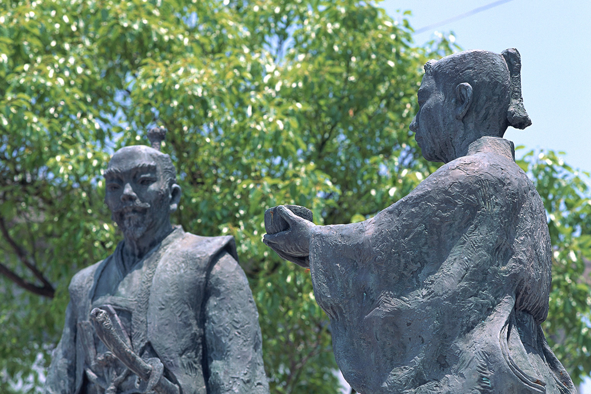 秀吉・三成出逢いの像